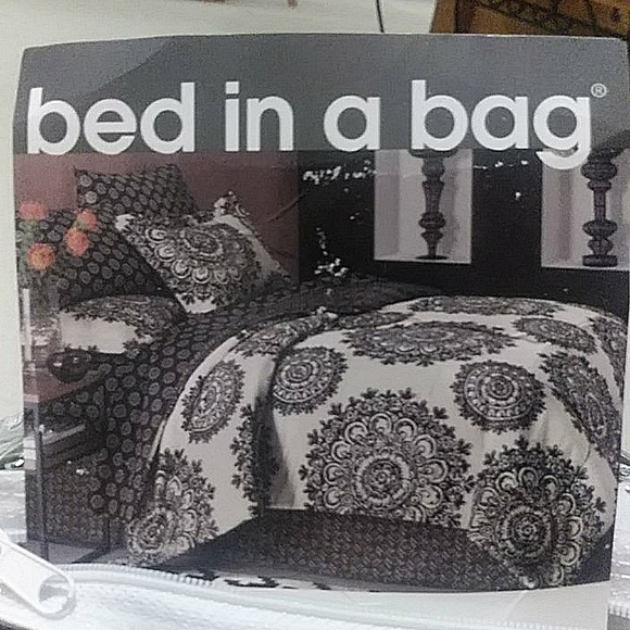 jcpenney Bedding Queen Bed Ensemble Baroque Medallion Poshmark